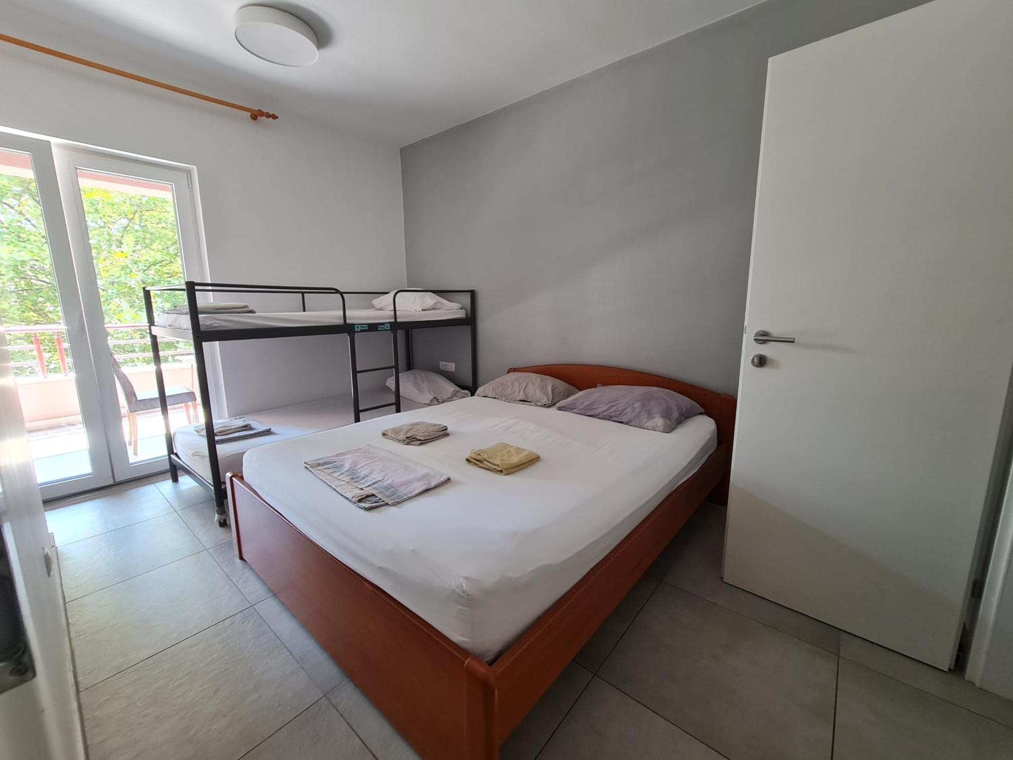 Subtub Hostel Makarska