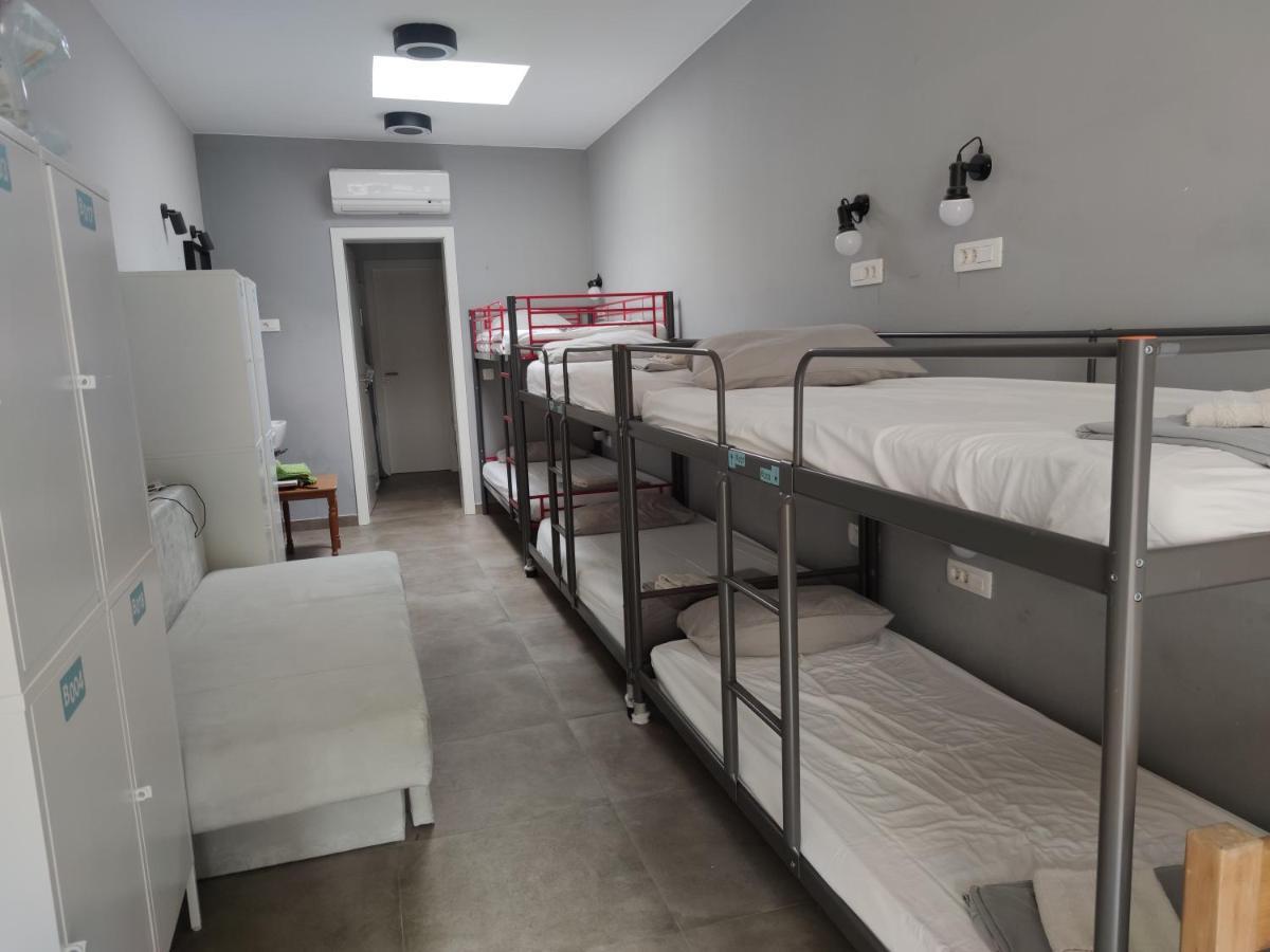 Subtub Hostel *