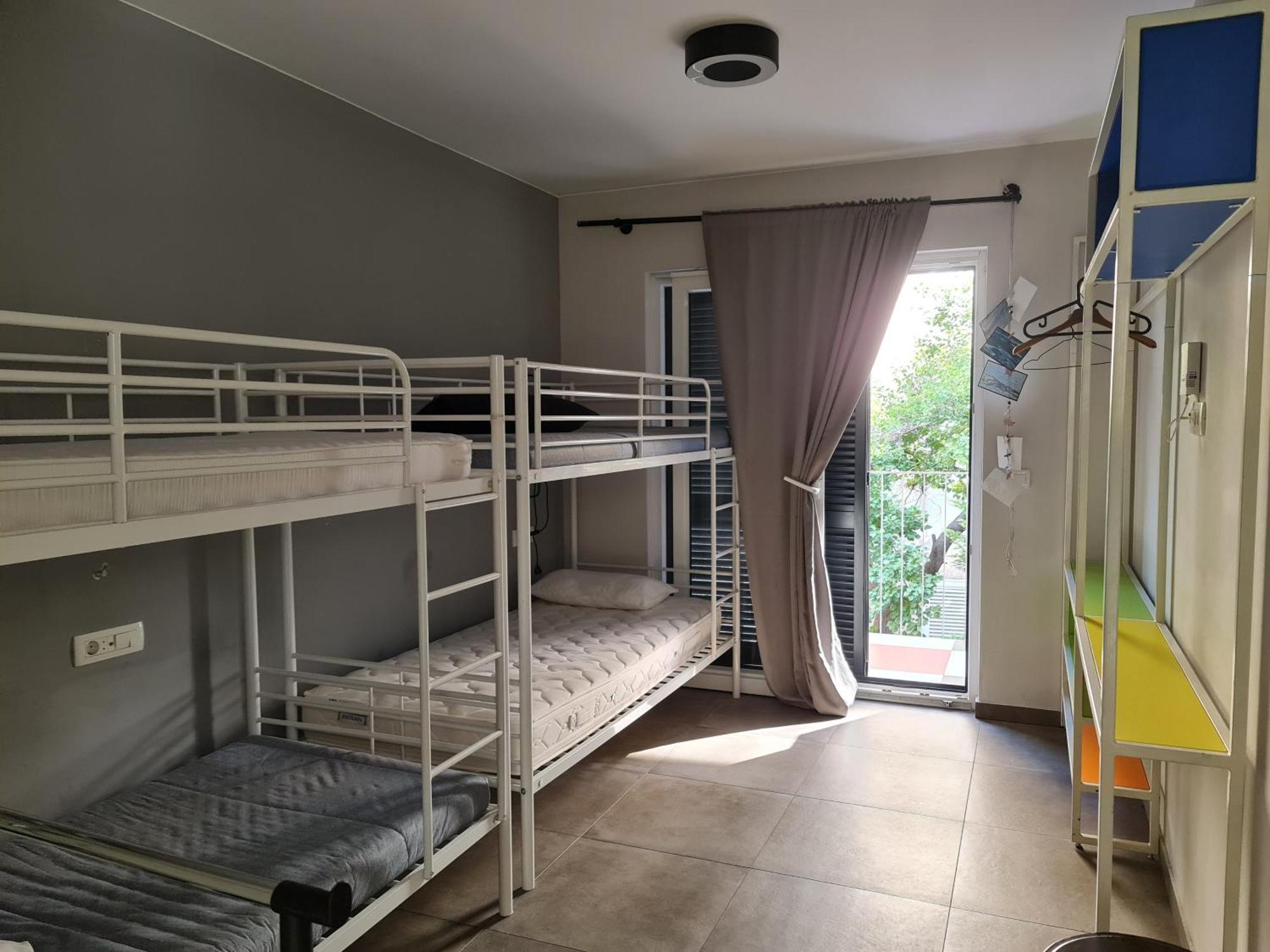 Hostel Subtub *